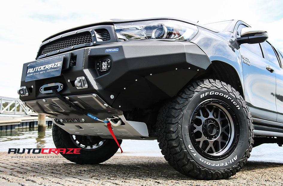 TOYOTA HILUX 4WD GRENADE OR XD MATTE GREY MATTE BLACK LIP